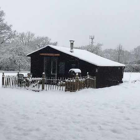 The Old Apple Shed Cosy Heated Cottage In A Meadow Close To The Charming Village Of Bethersden Ashford  Exterior photo